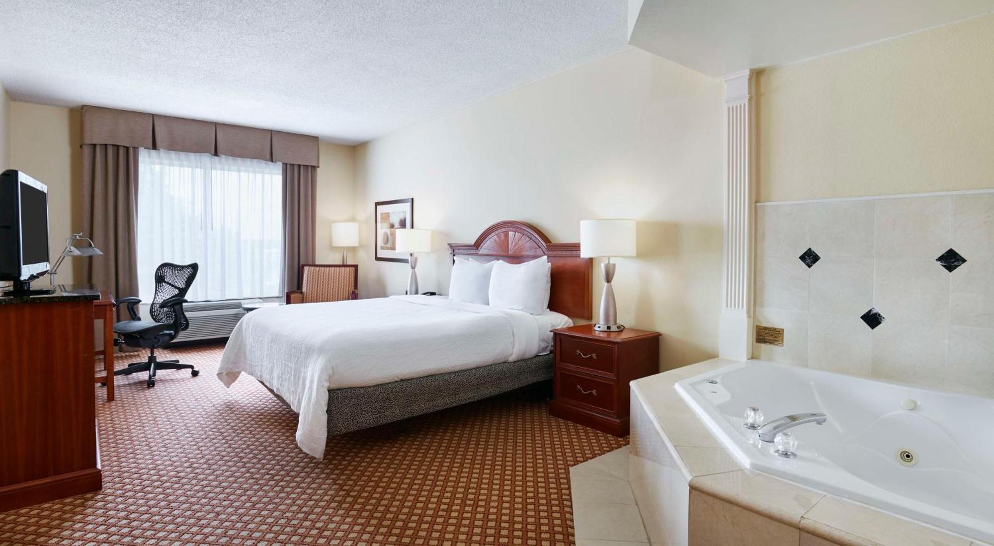 Hilton Garden Inn Charlotte North Kültér fotó