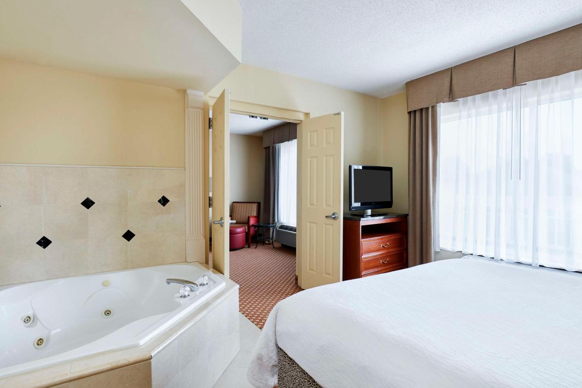 Hilton Garden Inn Charlotte North Kültér fotó